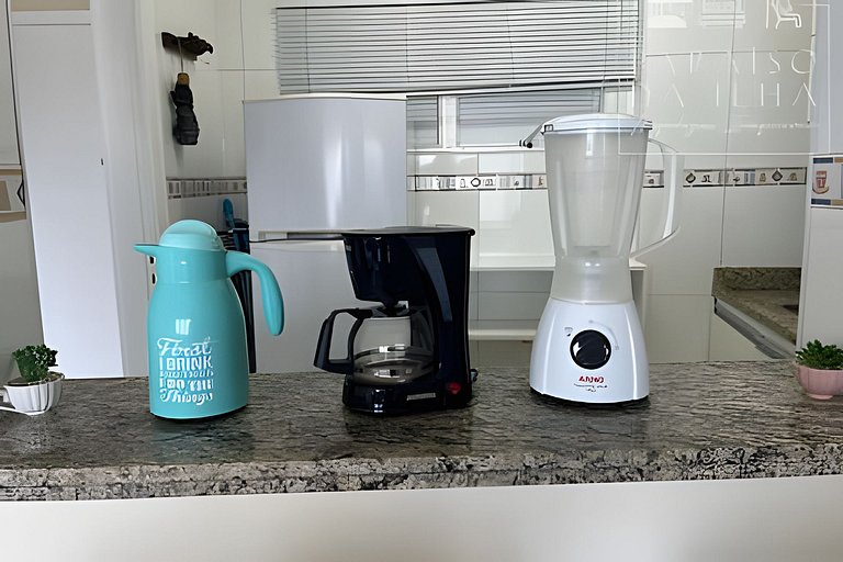 Apartamento Sobre o Mar, Completo, AR e Internet