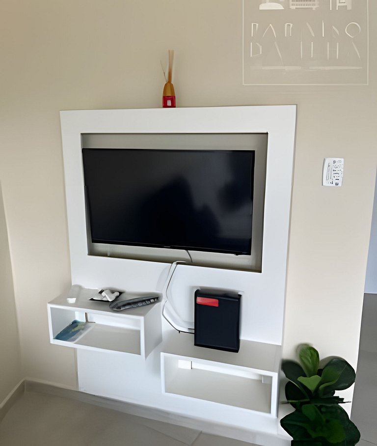 Apartamento Sobre o Mar, Completo, AR e Internet