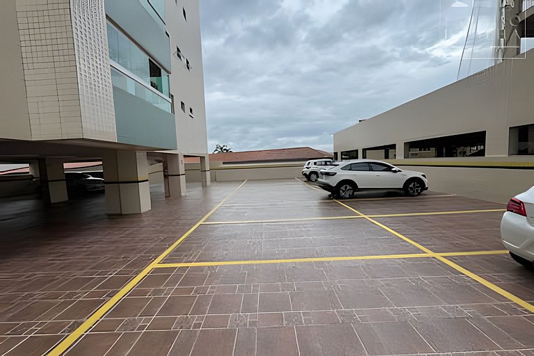 Apartamento Varanda e Churrasqueira Pé na Areia PG