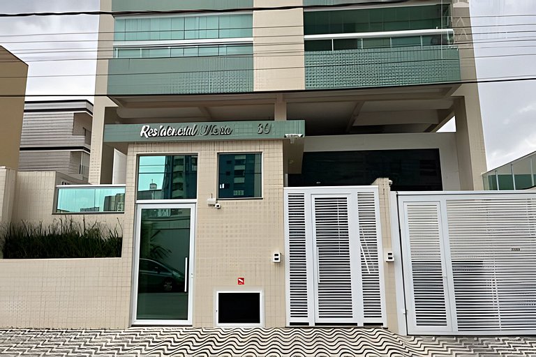 Apartamento Varanda e Churrasqueira Pé na Areia PG
