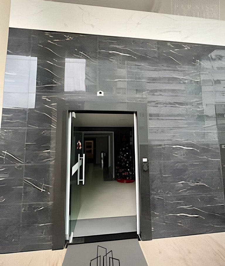 Apartamento Varanda e Churrasqueira Pé na Areia PG