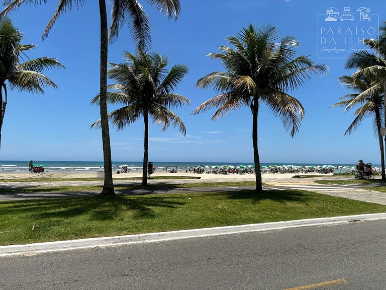 Apartamento Varanda e Churrasqueira Pé na Areia PG