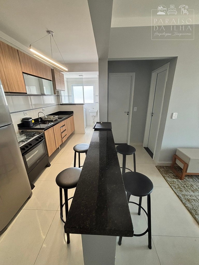 Apartamento Varanda e Churrasqueira Pé na Areia PG